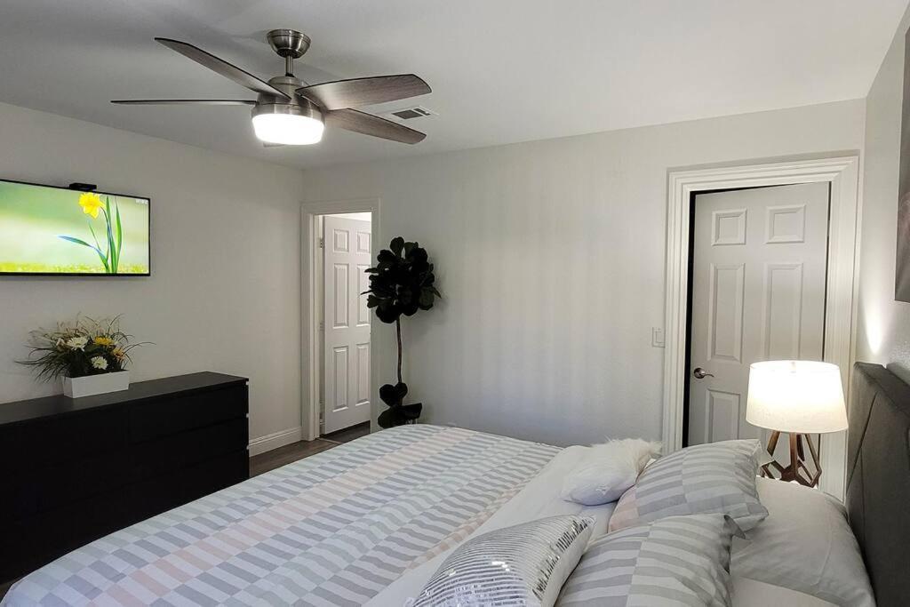 L - Fully Remodeled And Professionally Decorated Las Vegas Exterior foto
