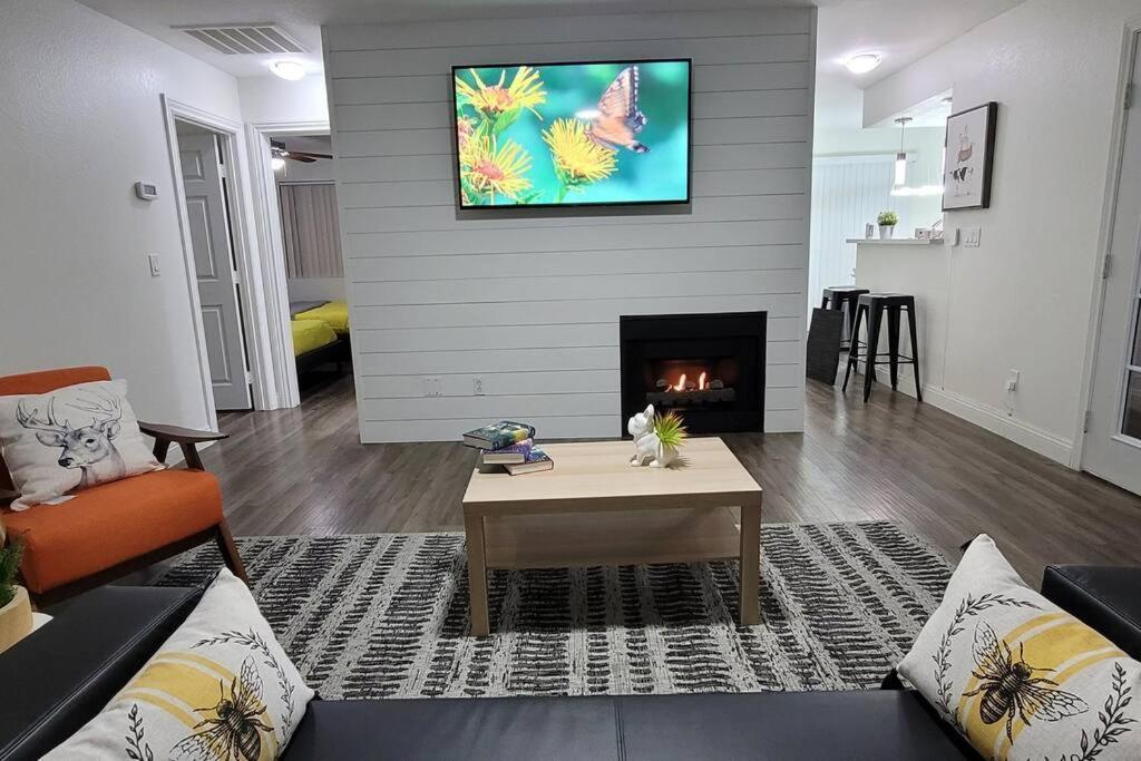 L - Fully Remodeled And Professionally Decorated Las Vegas Exterior foto